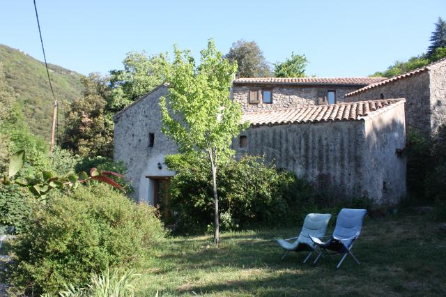 Jardin priv - traversier tourn vers la montagne